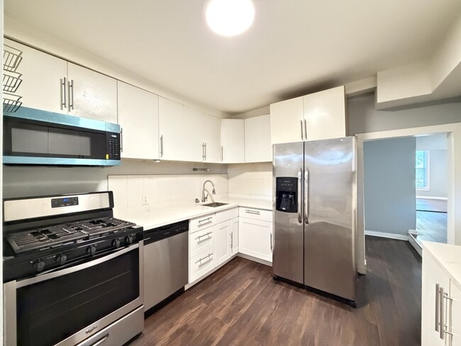 Photo - 3503 W Dickens Ave Unit J08P