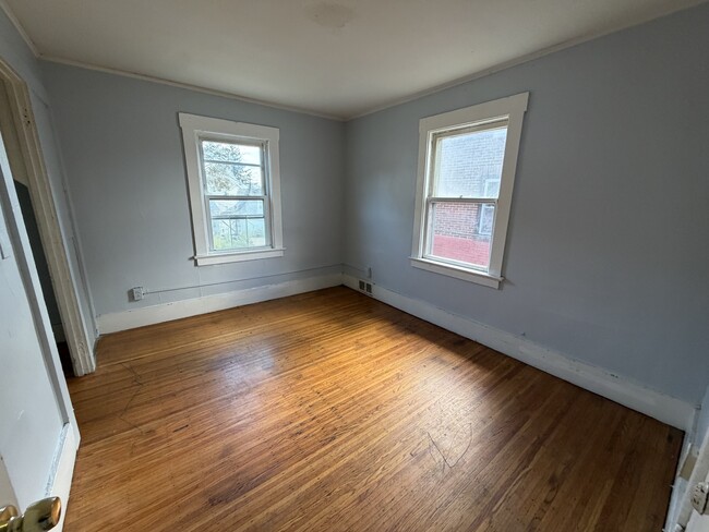 11 Myrtle St