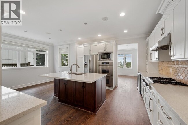 Photo - 2185 Lawson Ave