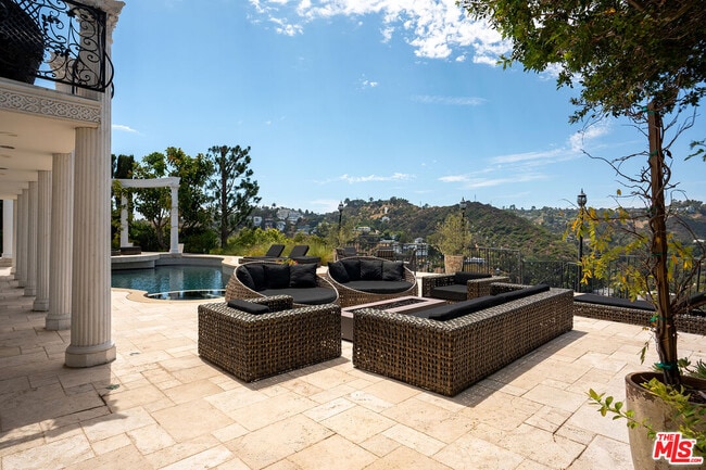 8020 Zeus Dr