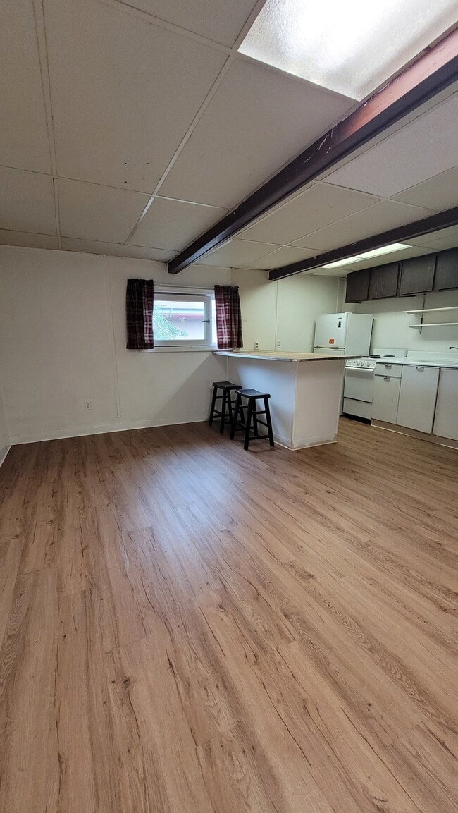 Photo - 1128 Hess Ave Unit $