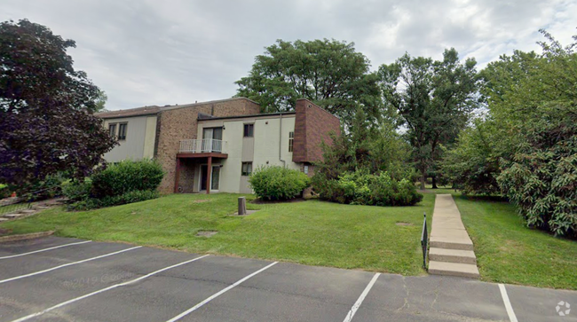 Building Photo - Renovated 1st Floor Condo in Bensalem