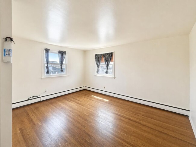 Building Photo - 201 Blunston Ave Unit Apartment D