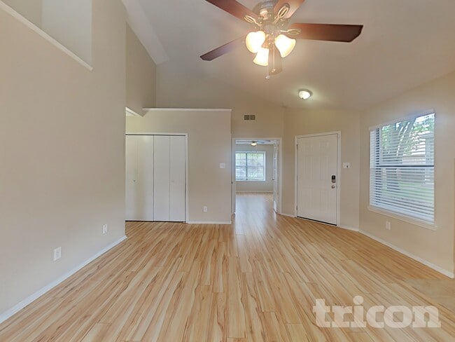 Photo - 2033 Feather Ln