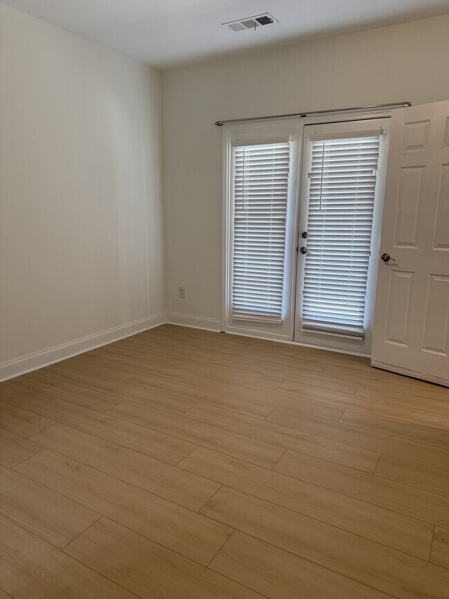 Photo - 209 16th St NW