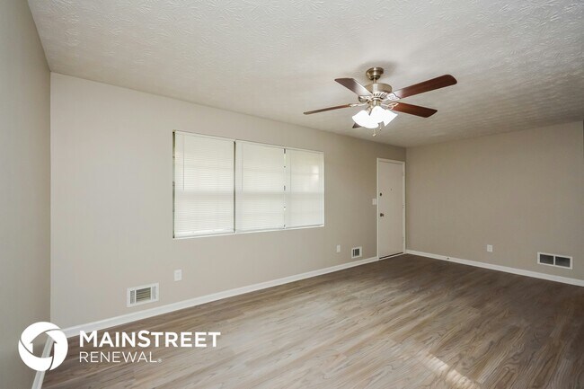 Photo - 8313 Creek St