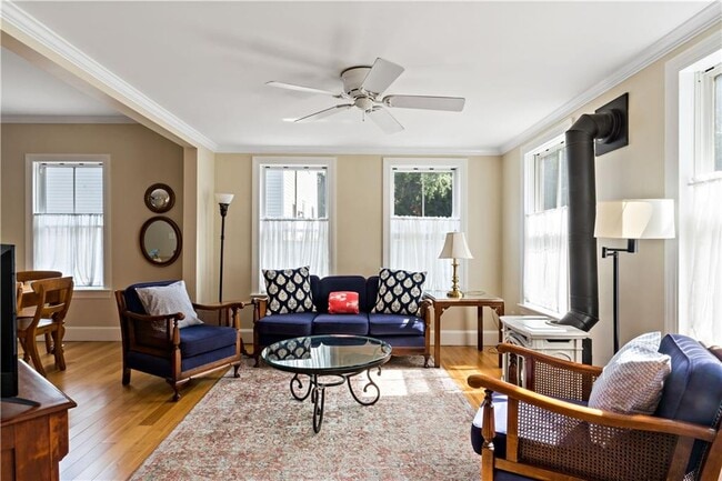 6 Gladding Ct Unit 1