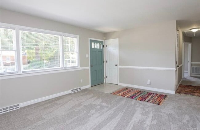 Photo - 10210 Hollyberry Dr