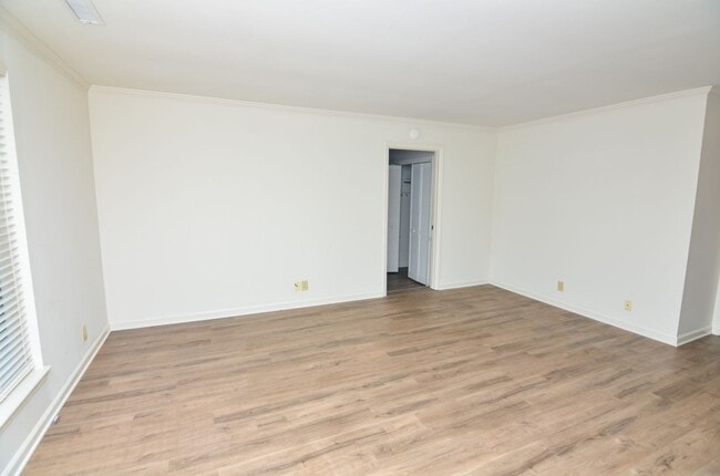 Photo - 230 Boxwood Dr