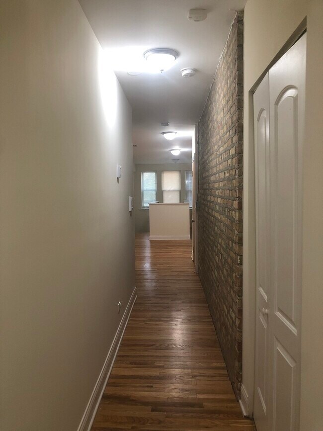 Photo - 5016 N Harding Ave