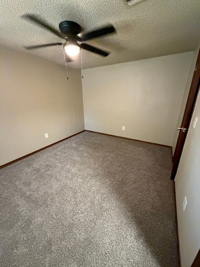 Photo - Duplex ready for rent!