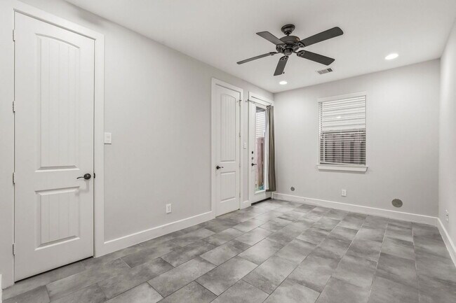 Photo - 2441 Charleston St Unit A