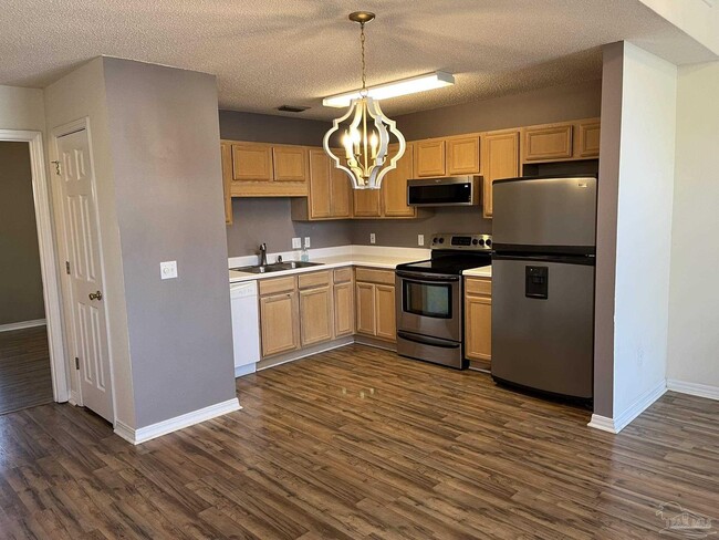 Photo - 1348 Redwood Ln