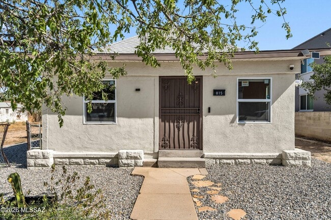 Building Photo - 815 E Drachman St