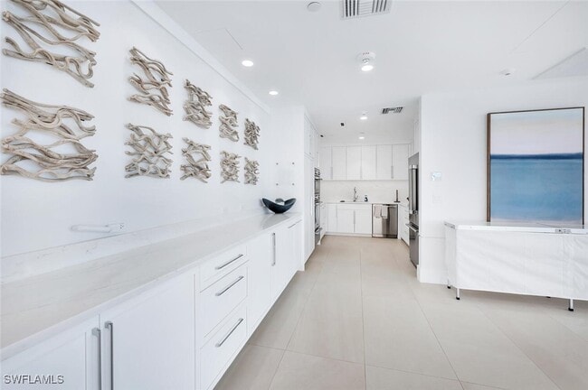 Building Photo - 4001 Gulf Shore Blvd N Unit 803