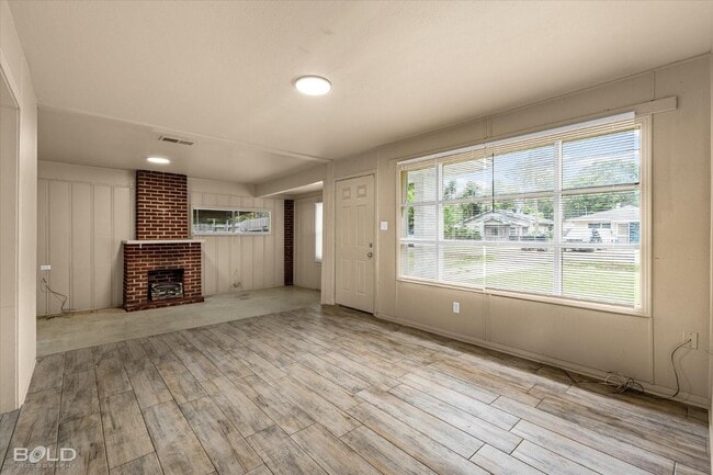 Photo - 629 Garden St