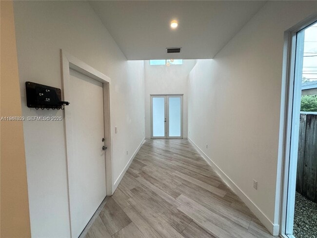 Photo - 2933 SW 27th Terrace