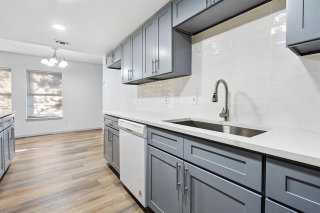 Photo - 2003 Fleur De Lis Ct