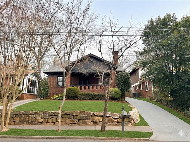 Building Photo - 471 Page Ave NE