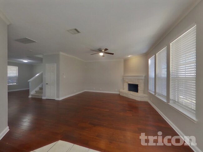 Photo - 141 Carnousty Dr