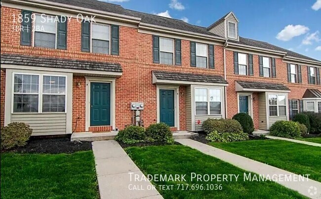 Building Photo - Spacious End of Row Town Home