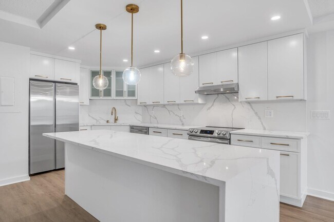 Building Photo - 1055 River Rd Unit 809