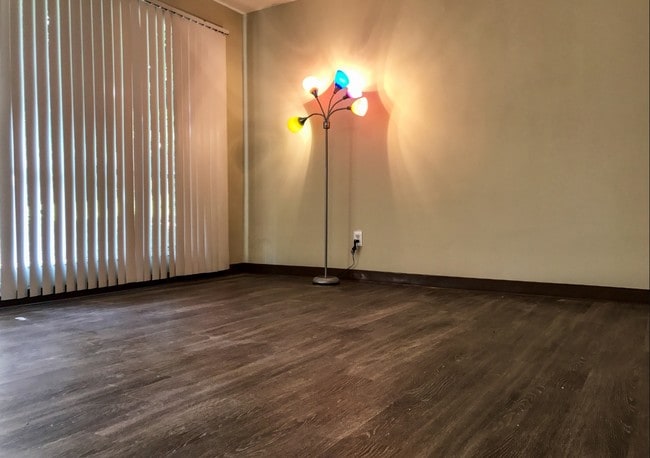 Photo - The Alex - ALL UTILITIES INCL.