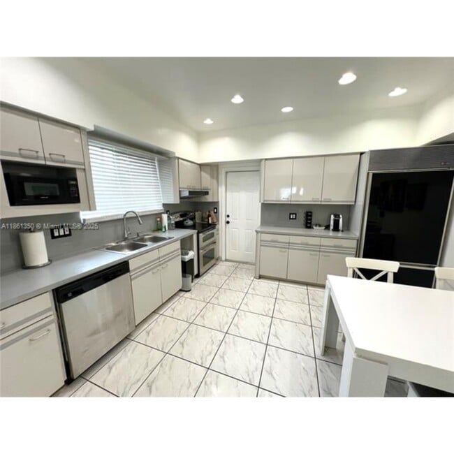 Photo - 2235 SW 23rd Ave