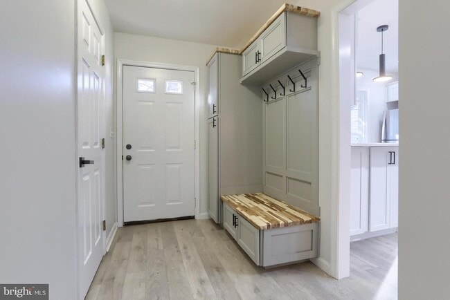 Photo - 2065 Raleigh Rd