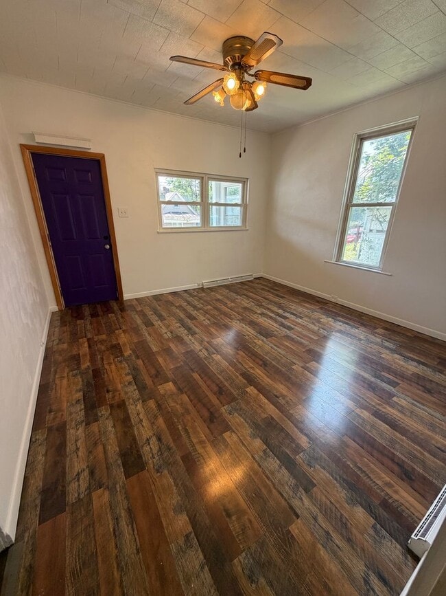 Photo - 4 bedroom with fenced-in yard in Washington