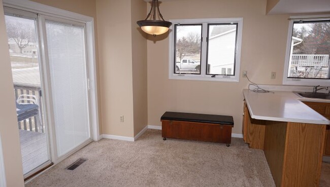 Photo - 2704 Norwich St