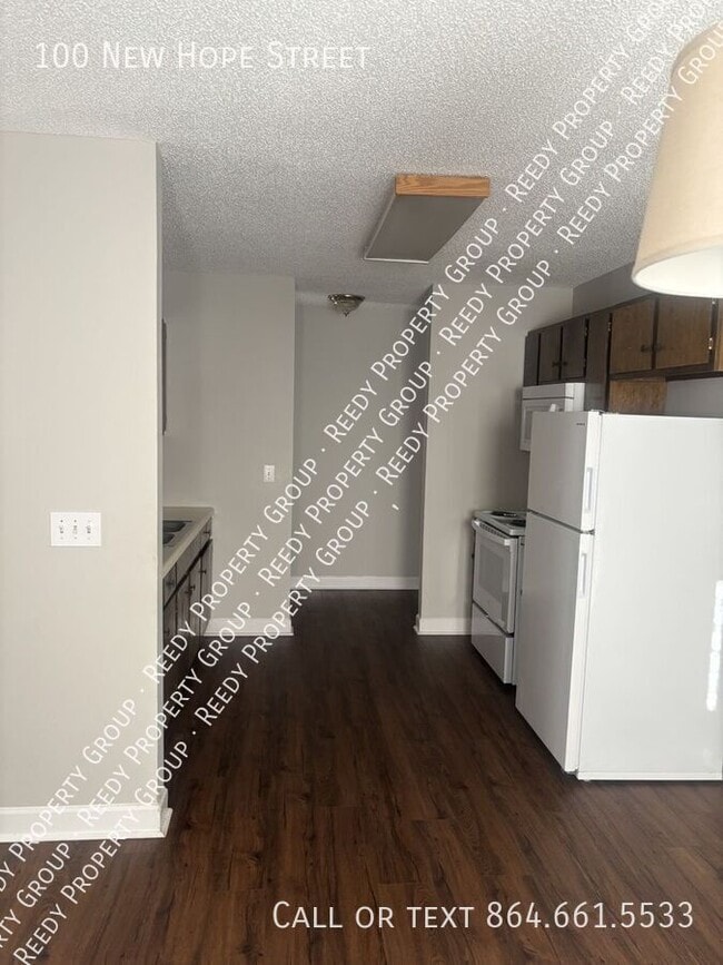 Photo - 100 New Hope St