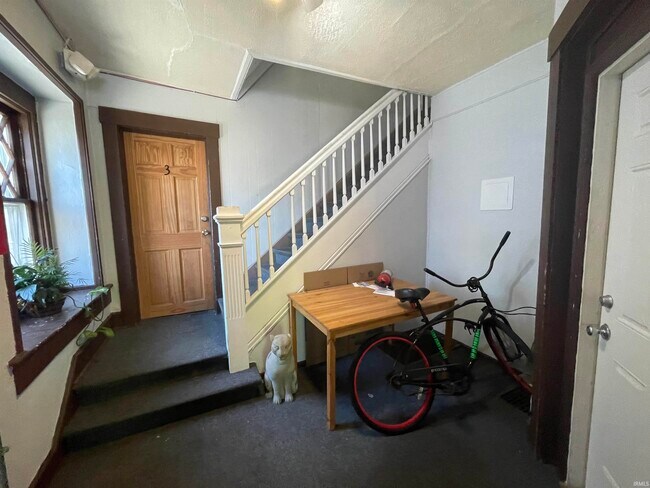 Photo - 423 S Fess Ave Unidad 5