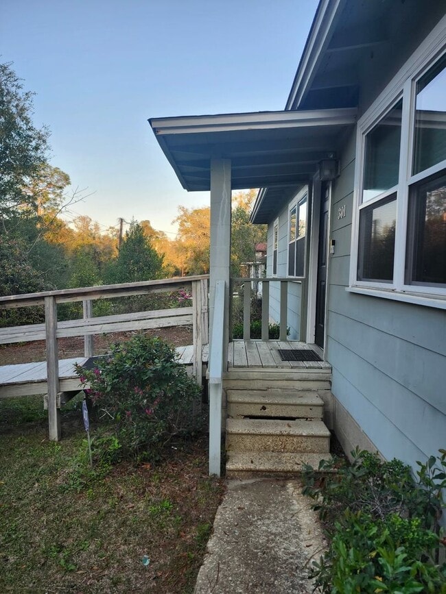 Photo - 301 Gaile Ave