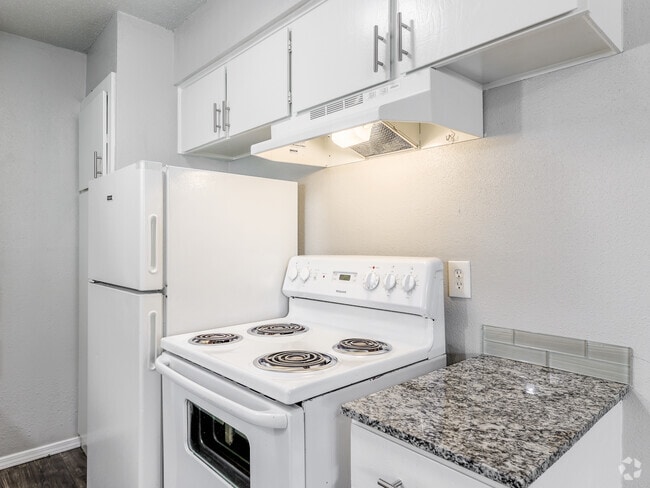 560SF - Studio - Kitchen
