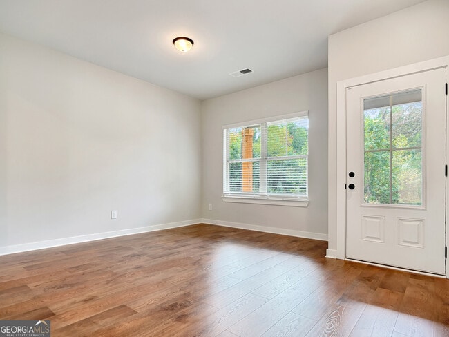 Photo - 92 Hidden Brook Trail