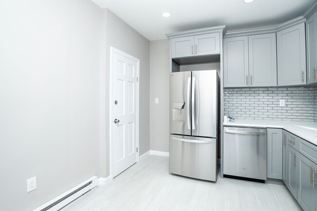 Photo - 15-17 Saunders St Unit 17