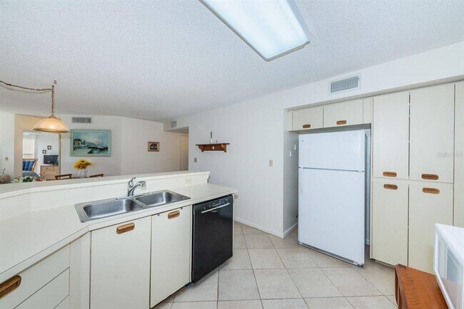 Photo - 6050 Bahia Del Mar Cir N