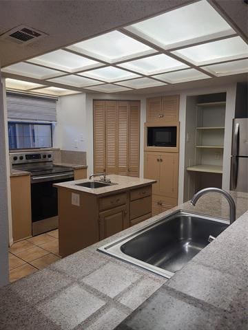 Photo - 305 Centennial Blvd