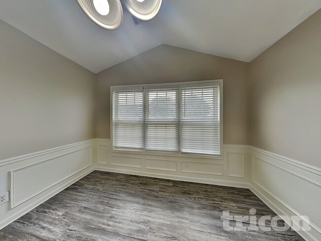 Photo - 2725 Archer Way