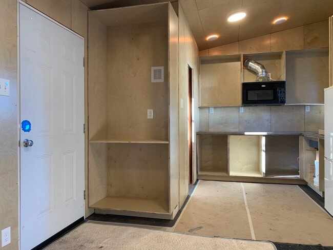 Photo - 10825 NE Sandy Blvd