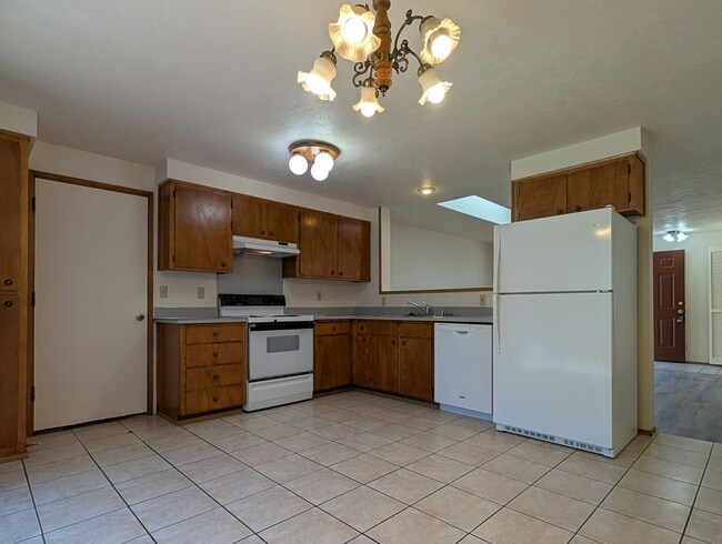 Photo - Great 2-Bedroom, 1-Bath Duplex With Garage In Springfield!