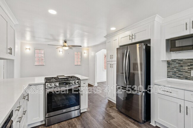 Photo - 1344 Fallowfield Ave