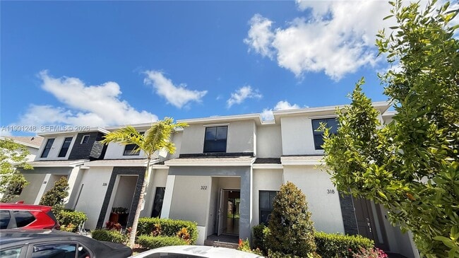 Building Photo - 322 NE 1st Ave