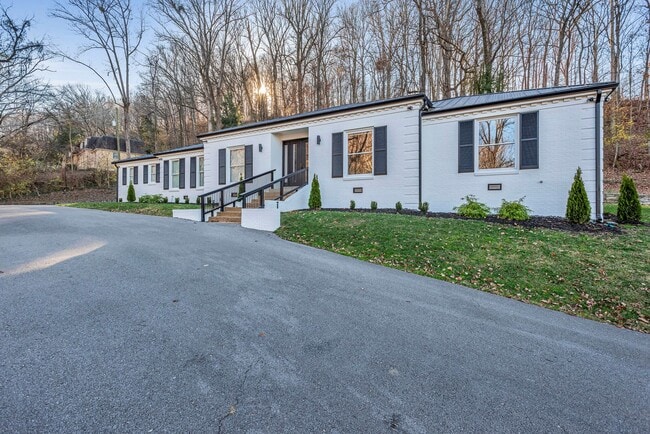Forest Hills Rental - Forest Hills Rental