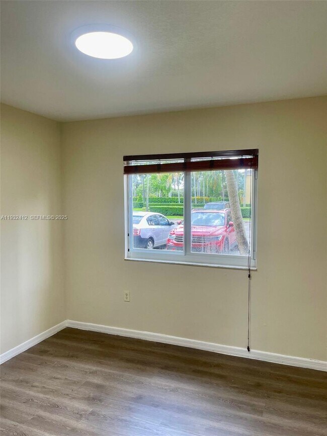 Photo - 3415 NE 9th Dr Unidad 103