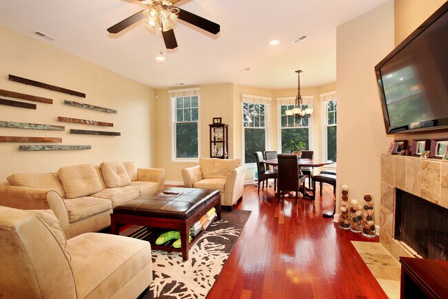 Photo - 1449 N Wicker Park Ave Unit 301