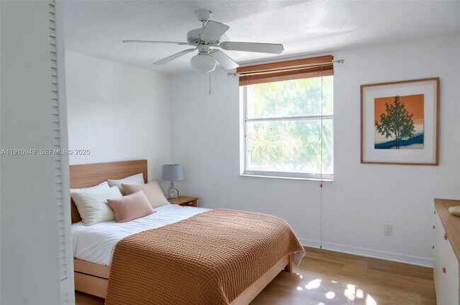 Photo - 509 E Sheridan St Unit 3083