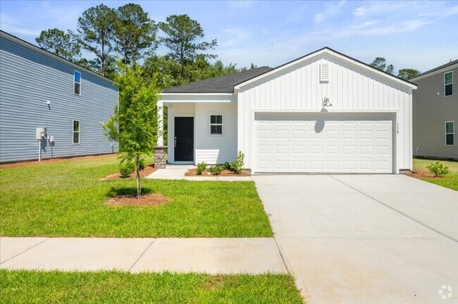 Building Photo - Spacious 3-Bedroom Home in Tranquil Savann...