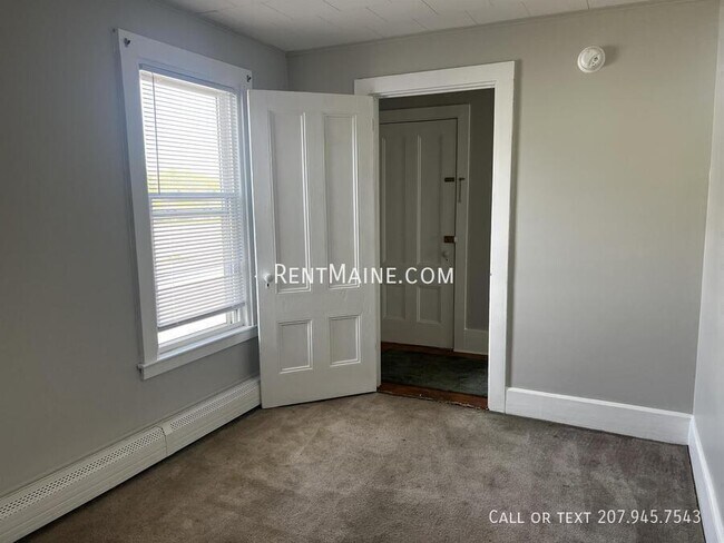 Photo - 445 Main St Unidad B